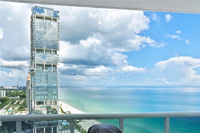 Building Photo - 18201 Collins Ave