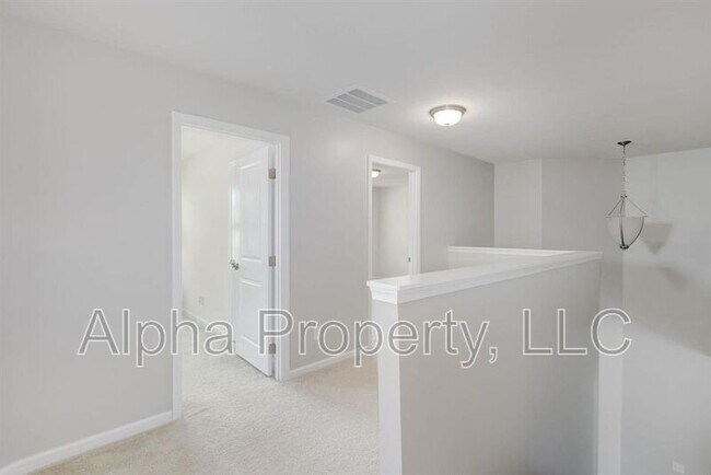 Building Photo - 28 Irvington Dr