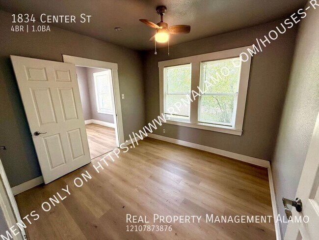 Building Photo - 1834 Center St