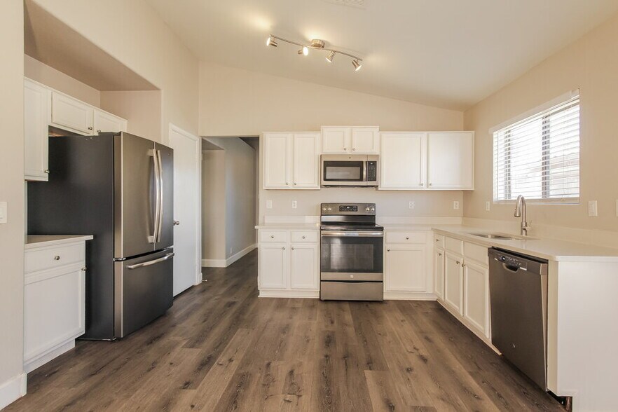 Building Photo - 15746 W Young St