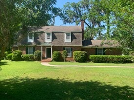 Quiet neighborhood - 2402 Delgado Dr