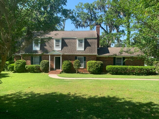 Quiet neighborhood - 2402 Delgado Dr