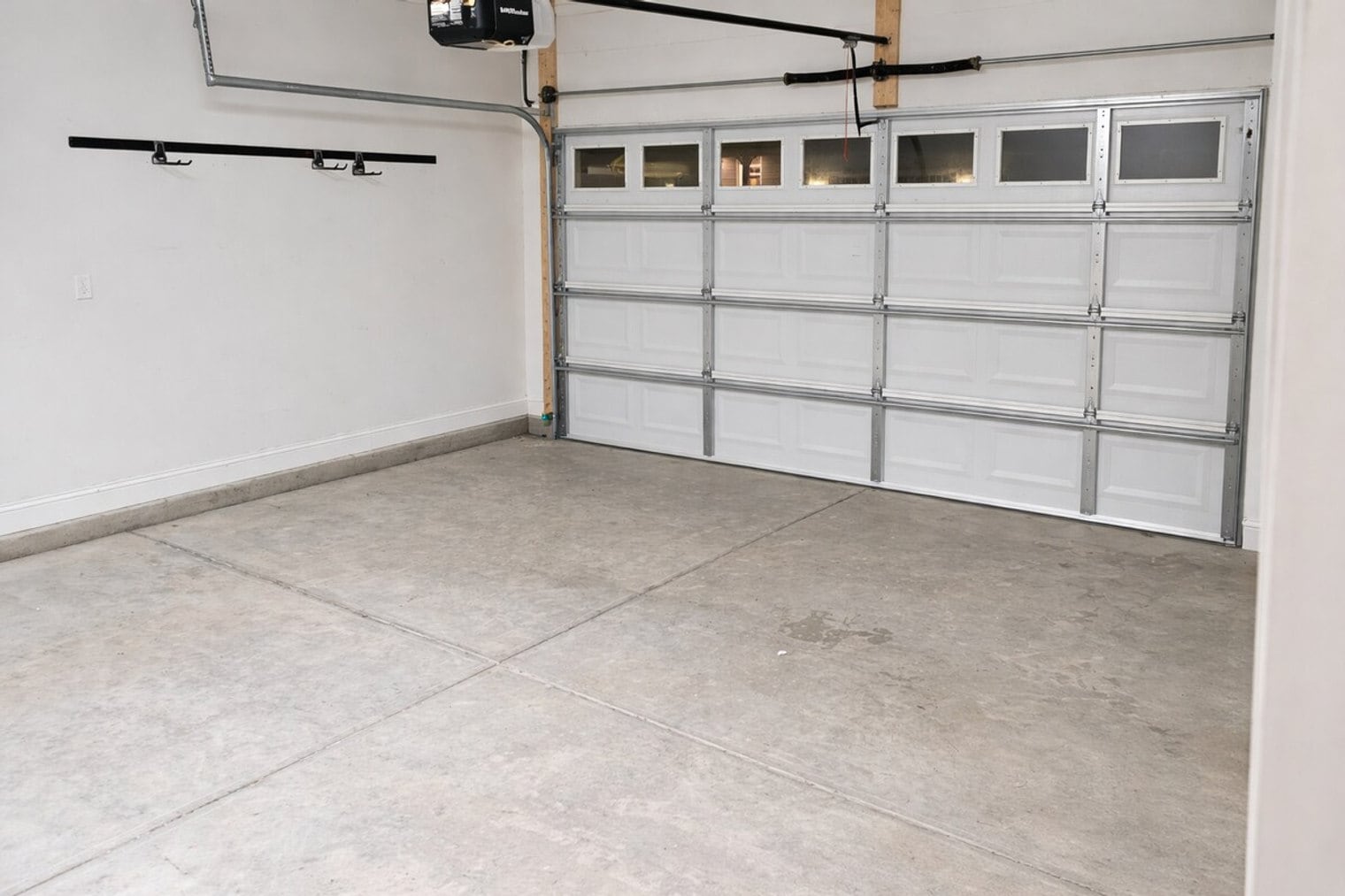 Building Photo - 182 Hillmont Dr