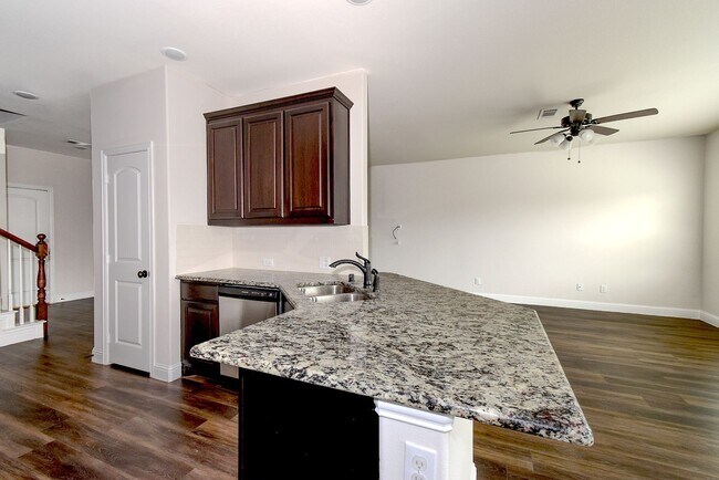 Building Photo - 6819 Jade Dr