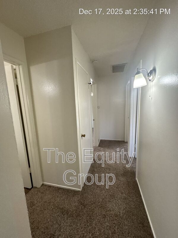 Building Photo - 801 S Conyer St