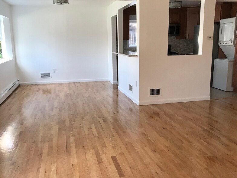 Building Photo - 25130 57th Ave