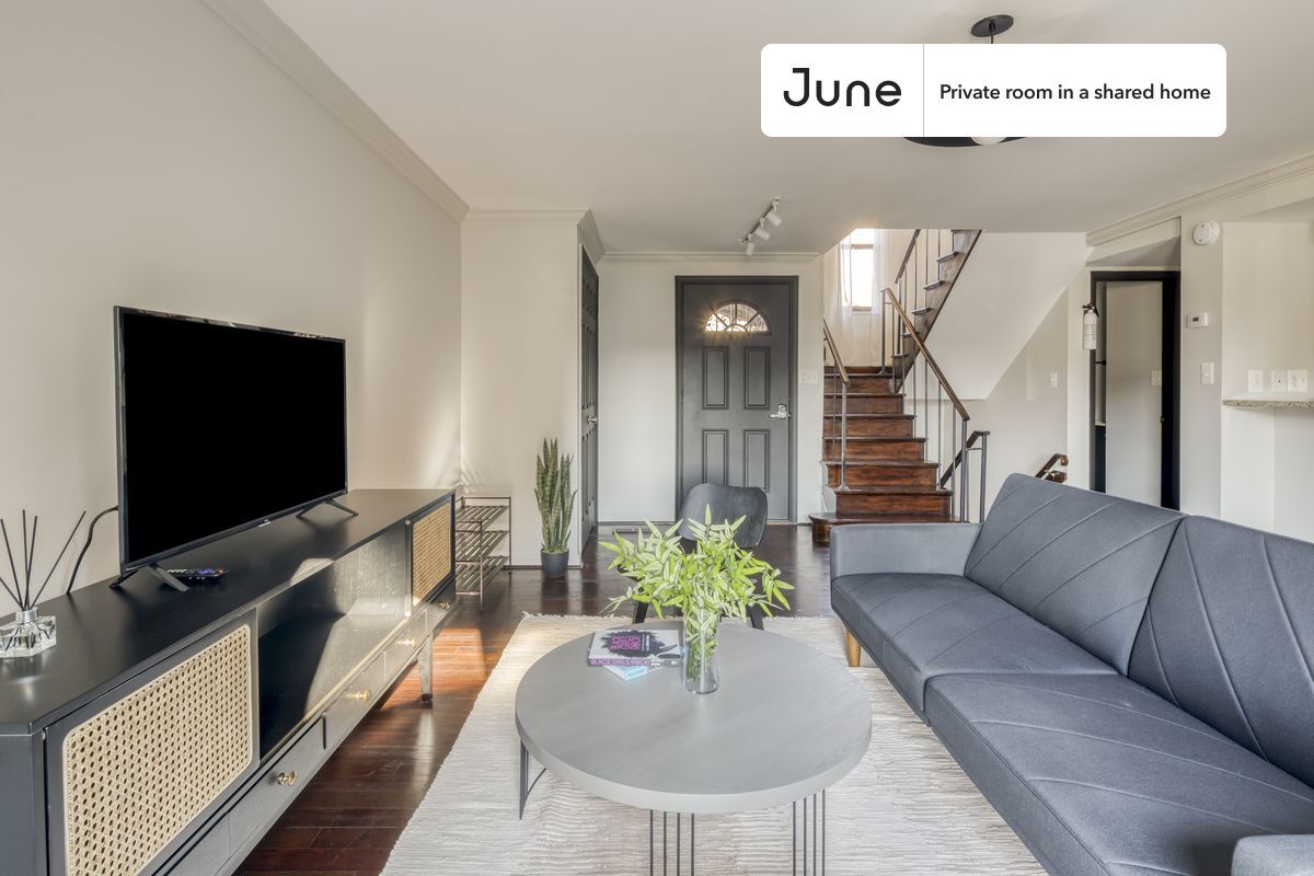 Building Photo - Room in Shared 5 bed/2.5 bath home in H Street