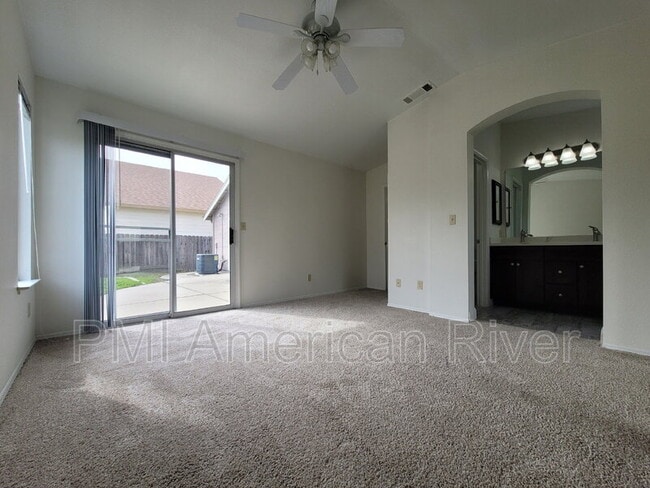 Building Photo - 1 Sorbell Ct