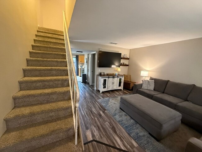 Building Photo - 2BR/1.5BA Condo in ALPINE available w/ 2 assigned parking spots!