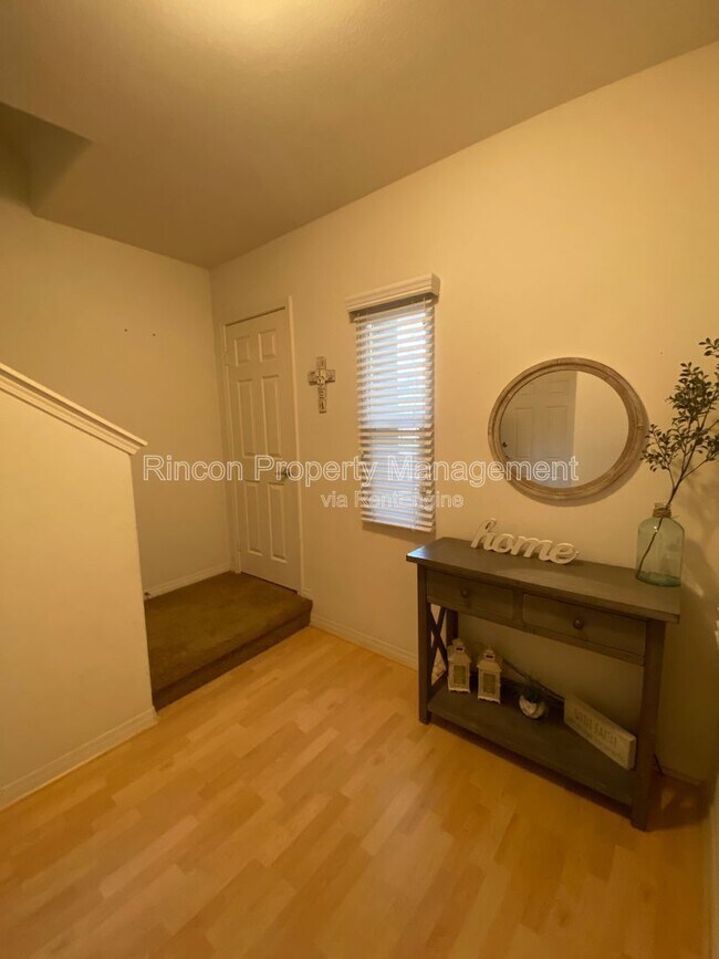 Building Photo - 11216 Snapdragon St