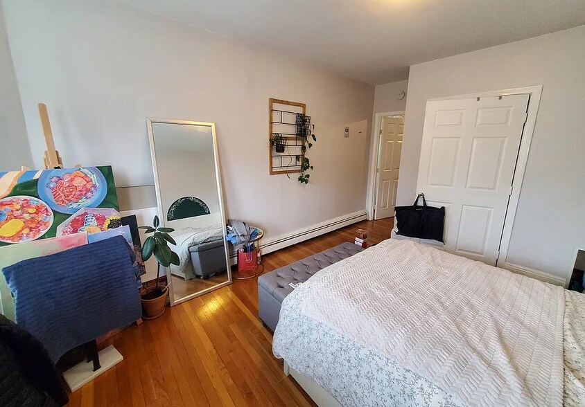 Building Photo - 17 Aspinwall Ave