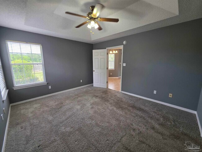 Building Photo - 6024 Yellow Rose Dr