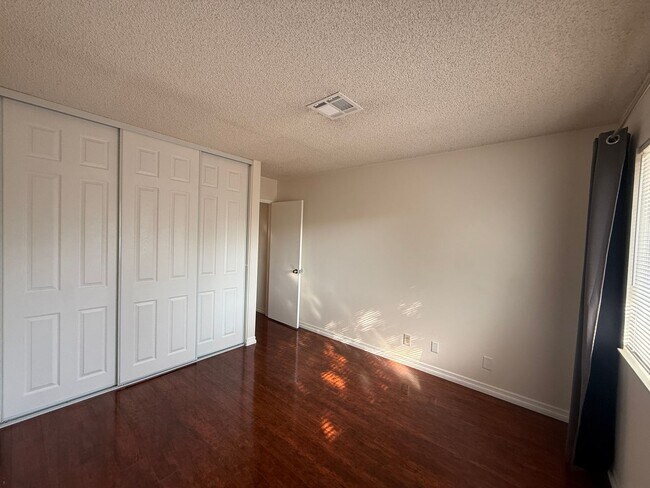 Building Photo - 43060 Larwood St
