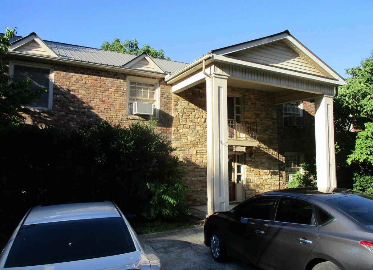 Building Photo - 212 Westwood Dr