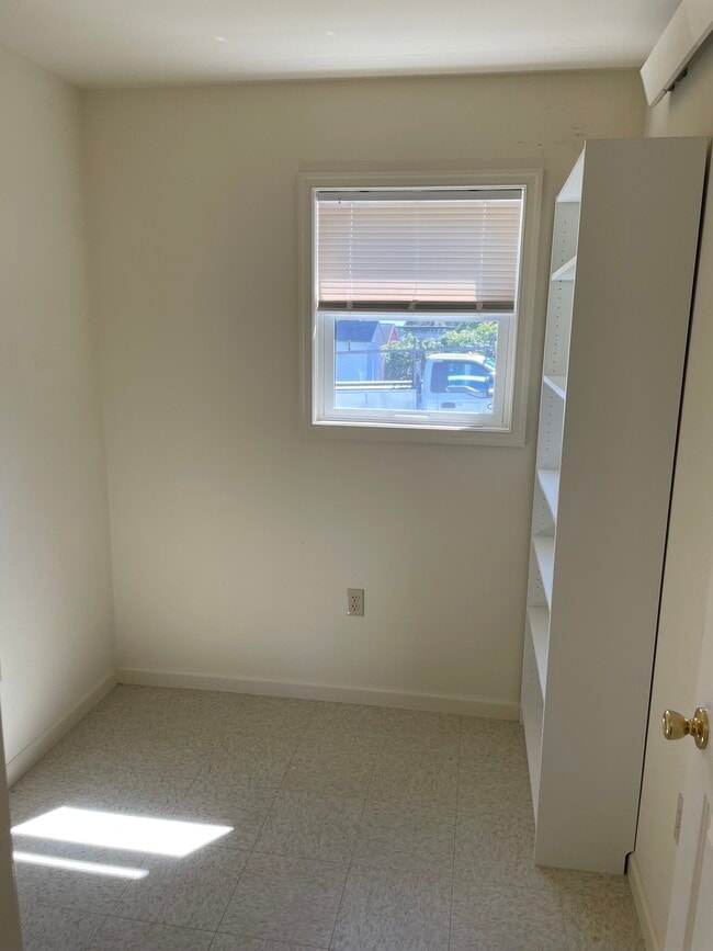 Building Photo - 223 Delaware Ave