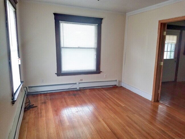 Building Photo - 83 Norton St