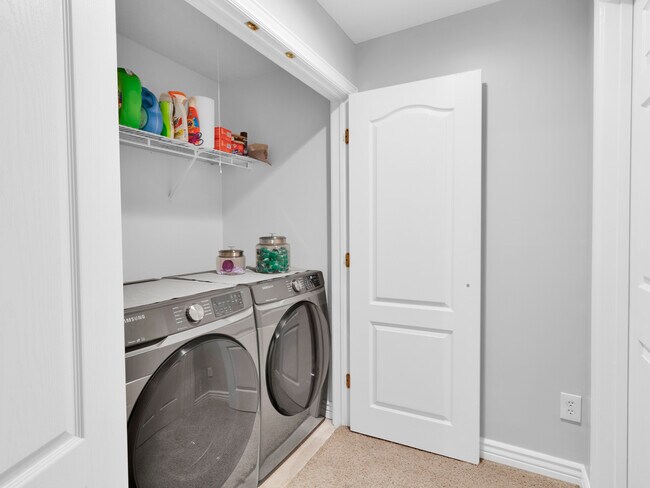 Building Photo - 374 E Braidhill Dr