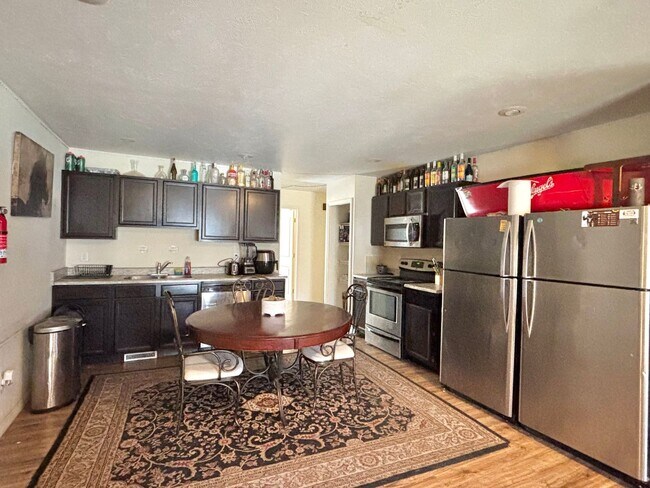 Building Photo - 1207-1207 Euclid Ave