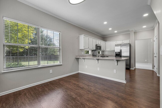 Building Photo - Spotless home in sought after Fieldstone Farms!