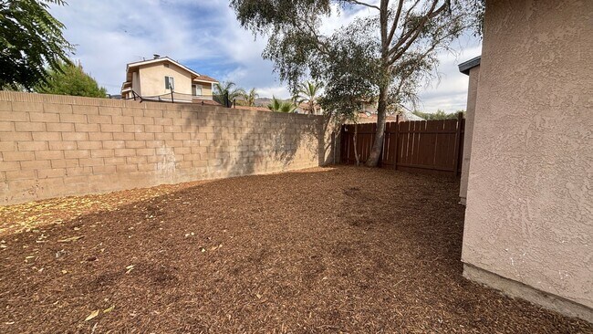 Building Photo - MeadSt221-223