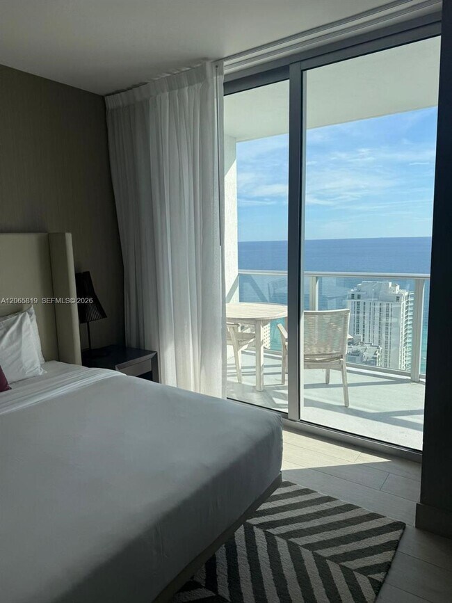 Building Photo - 4010 S Ocean Dr