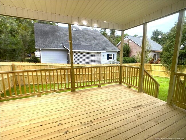Building Photo - 2421 Colgate Dr