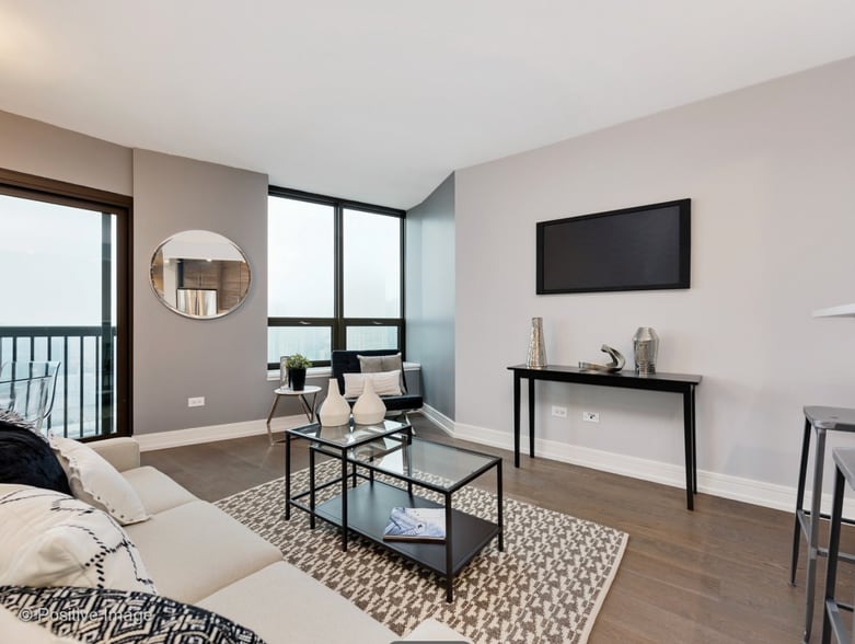 Building Photo - 400 N La Salle Dr