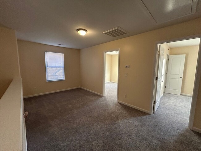 Building Photo - Free Rent Offer! Newer 3BD/2.5 BA home w/ garage in quiet subdivision and only 15 minutes to down...