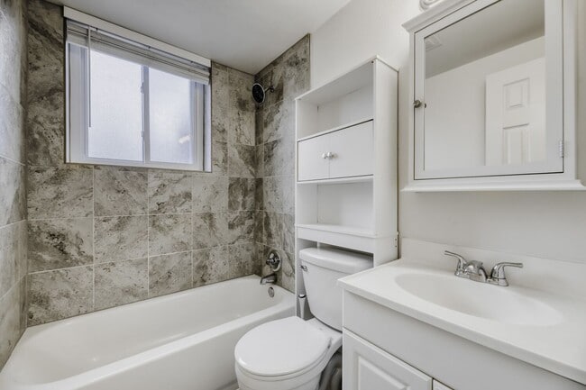 Building Photo - 1890 S Garfield St