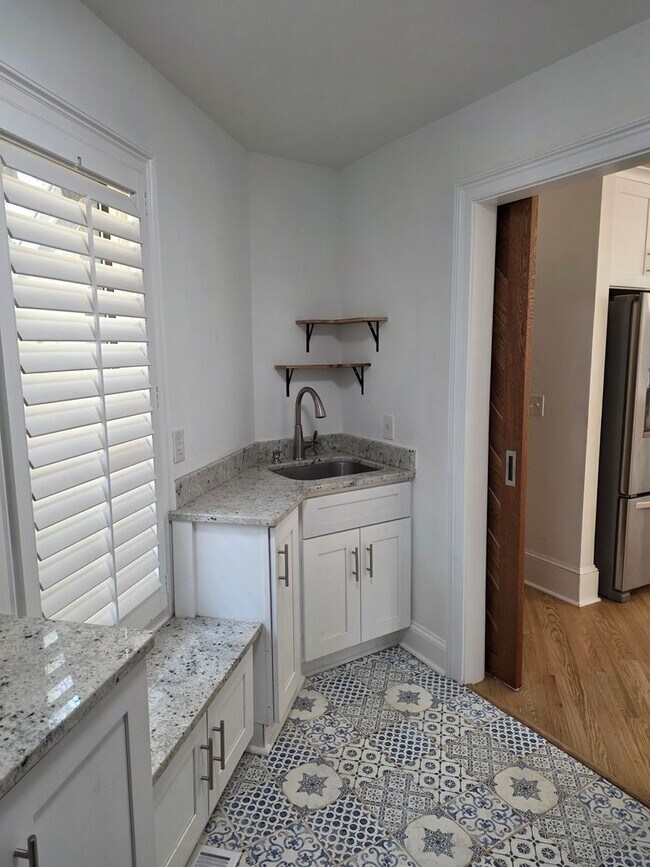 Building Photo - Private 4 bed 3 bath home located in Marietta on 4.5 acres