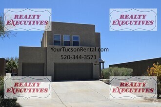 Building Photo - Wentworth Rd South - 4 Bedrooms 2.5 bathro...