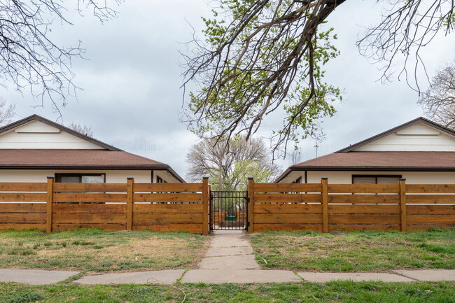 Building Photo - 750 W Dayton Ave