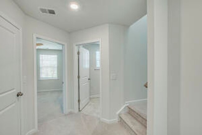 Building Photo - Tanner Plantation 3 story 6 Bedroom and 4....
