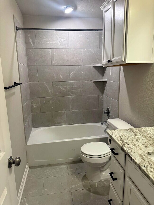Building Photo - "Charming 3-Bedroom Retreat with 2 Baths in Bryan, TX – Cozy Comfort Awaits!"