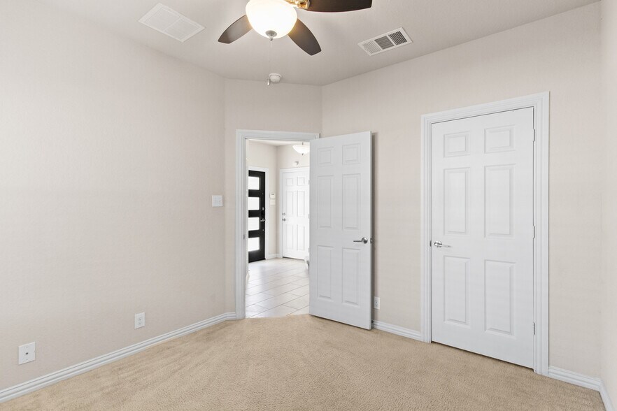 Guest Bedroom 1 with Closet - 221 E Courtland Pl