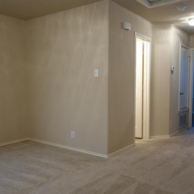 Building Photo - 109 Caddis Cv