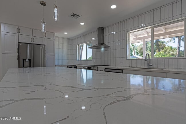 Building Photo - 3035 E Heatherbrae Dr