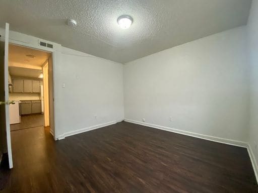 Building Photo - 2 Bedroom 1 Bath Near Firestone Available NOW!