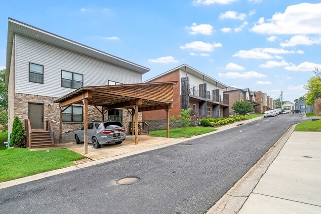 Primary Photo - Large 3 Bedroom 3 1/2 Bath Condo For Rent ...