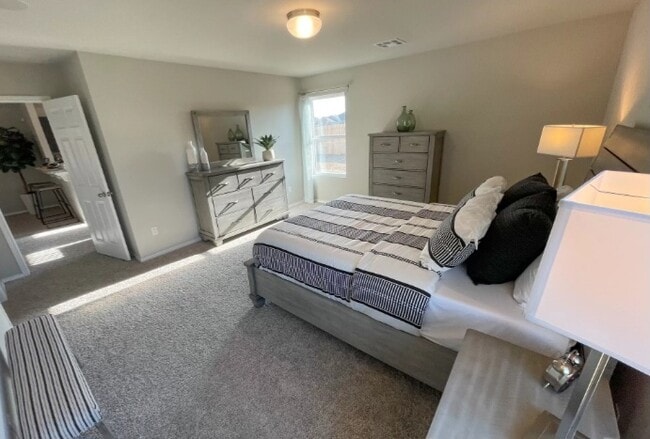 Building Photo - 10620 Pine Wy