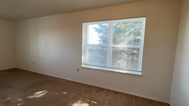 Building Photo - 1142 Dakota Dr