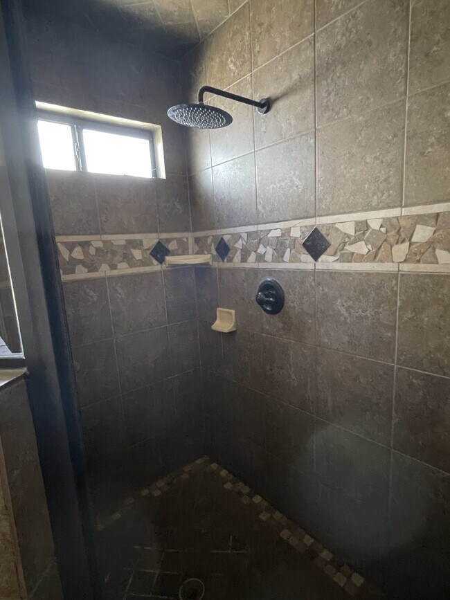 Building Photo - 3132 Tunnel Point Way