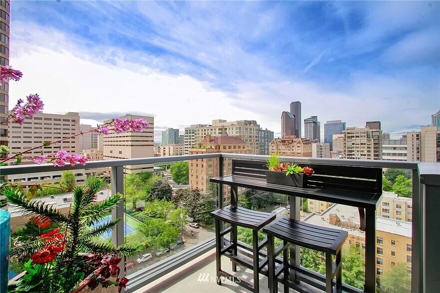 Private Balcony - 1321 Seneca St