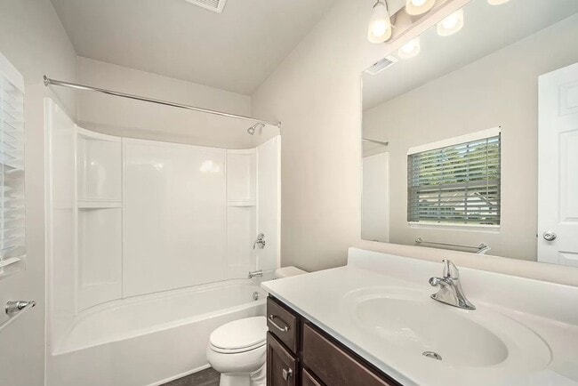 Building Photo - Newer Home in Howell for Lease