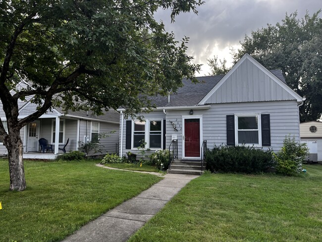 Great Curb Appeal! - 2632 Toledo Ave S