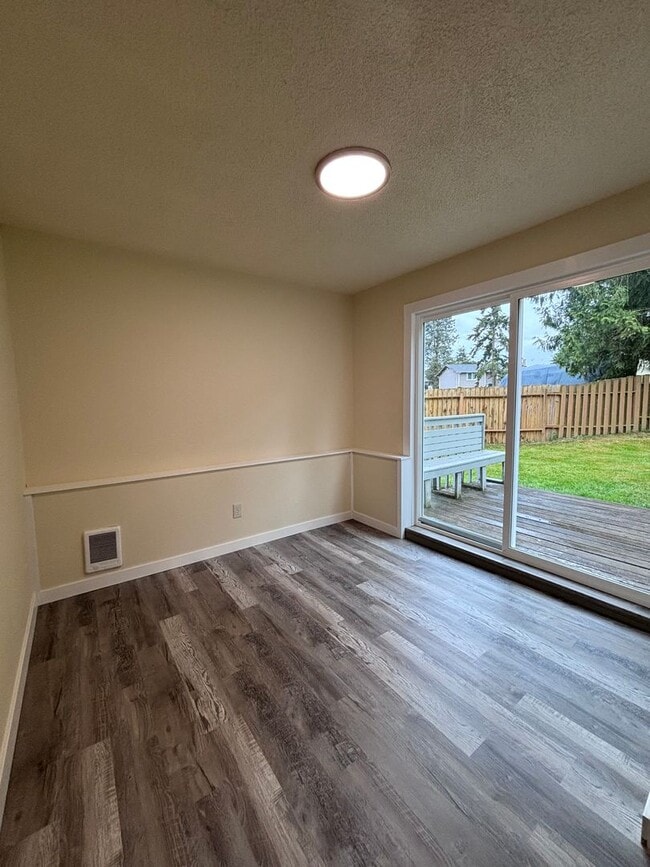 Building Photo - Desired NE Tacoma Community