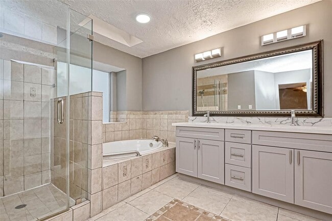 Building Photo - 9831 Orangevale Dr