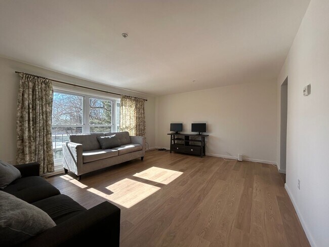 Building Photo - 216 Whitherspoon Ln