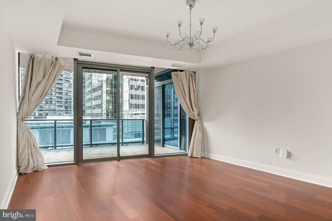 Building Photo - 1881 N Nash St