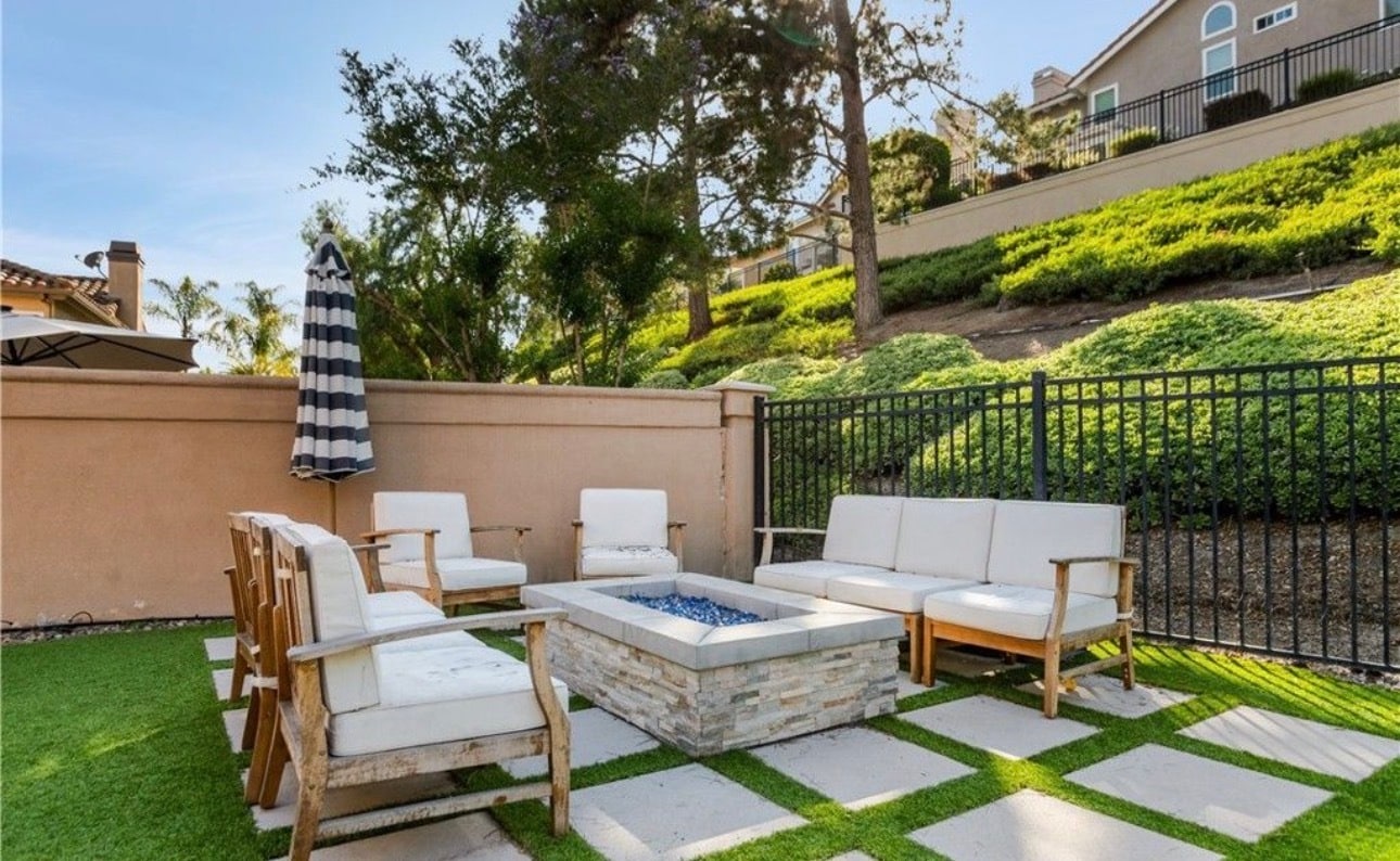 Building Photo - 26581 Domingo Dr